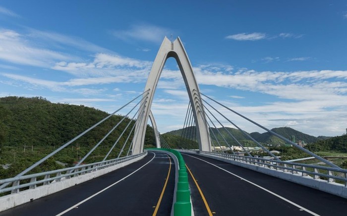 Baimi Viaduct at Suhua Highway