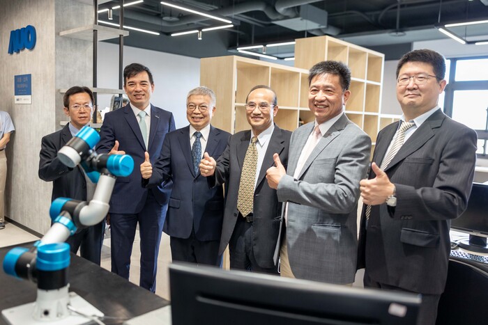 AUO partnered with Taipei Tech to establish a new joint research center