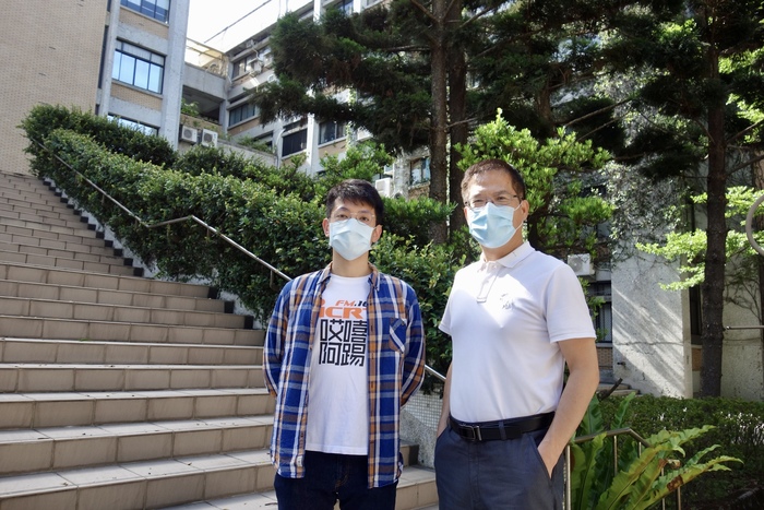 Li Jun-Han, left, is the record-breaking two-time recipient of the Taipei Tech Outstanding Youth Award