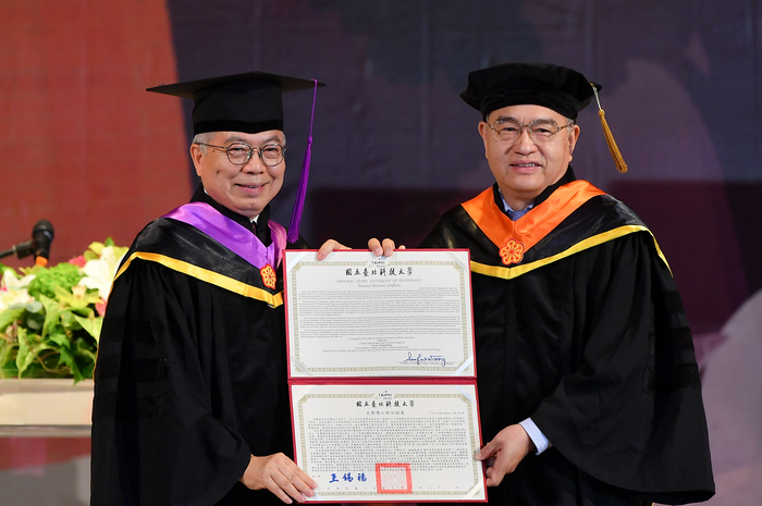 Yeh I-Hau, Chairman of Elan Microelectronics and Taipei Tech distinguished alumnus, was conferred the honorary doctorate degree at the ceremony