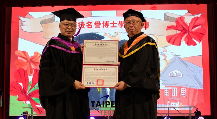 At the commencement ceremony, Tseng Kuo-hua, President of Chicony Power Technology Co., was conferred an honorary doctorate degree